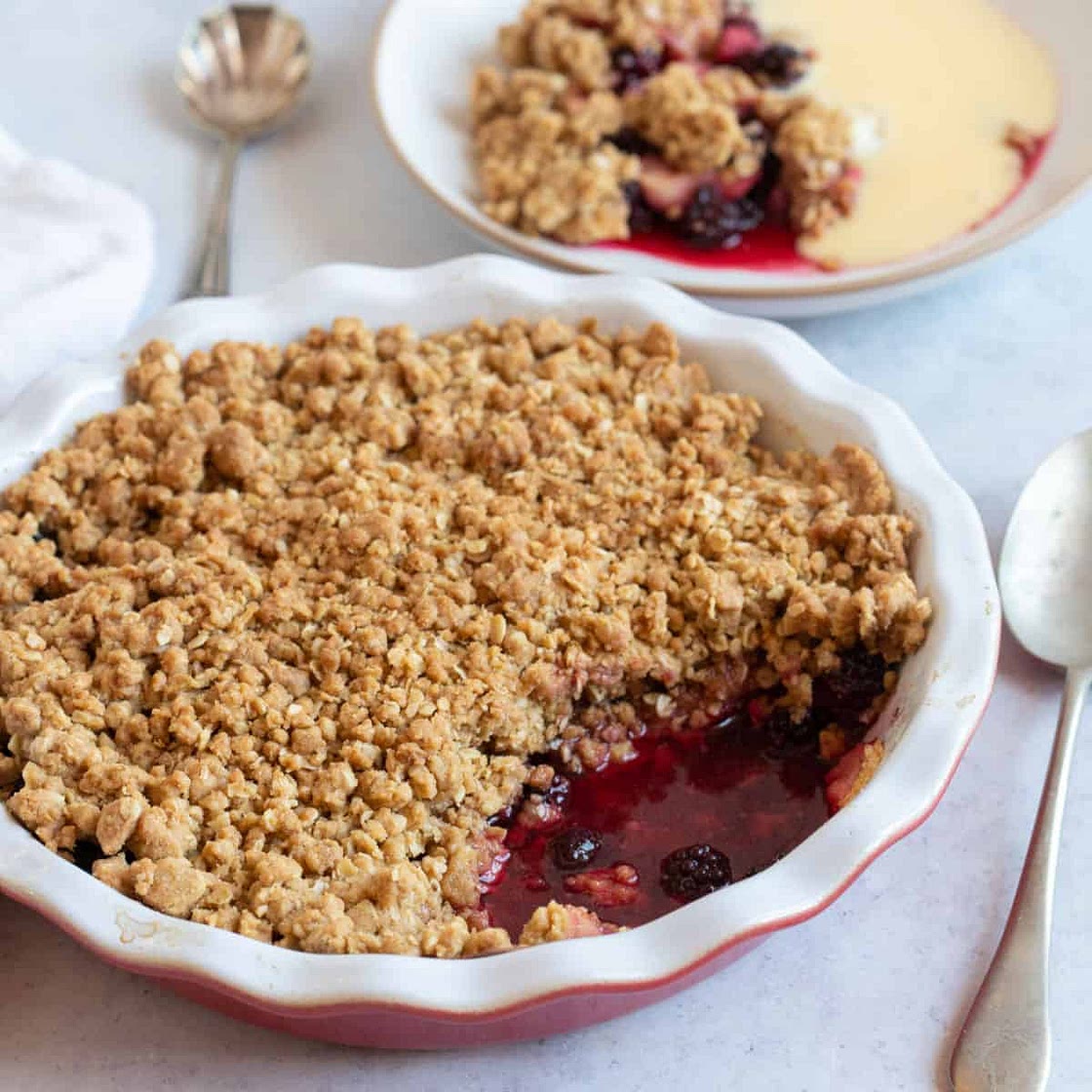 Easy Apple and Blackberry Crumble Recipe