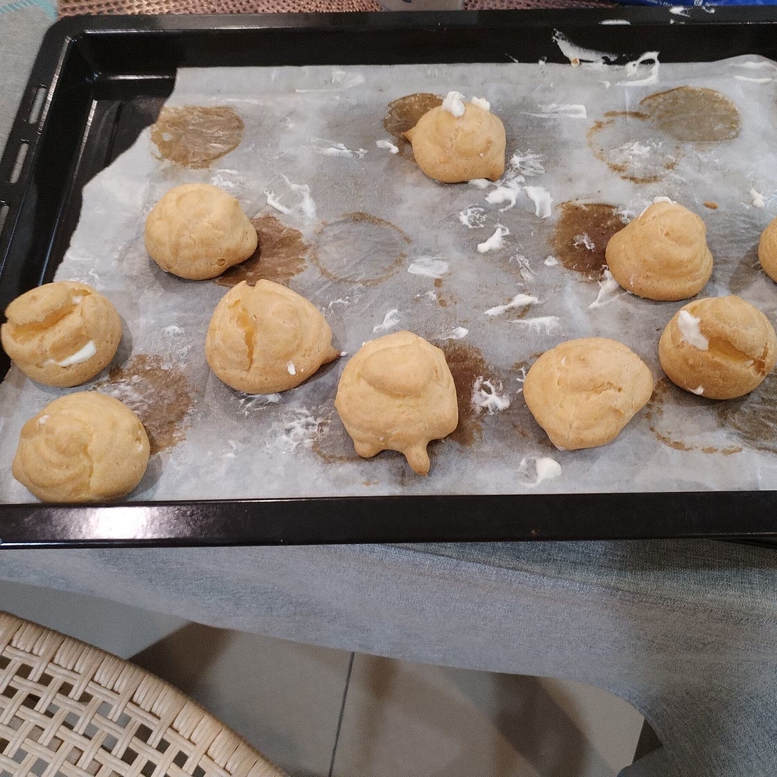 Easy Cream Puffs Recipe