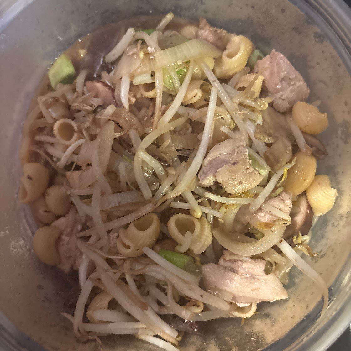 CHICKEN THIGH & BEAN SPROUT STIR-FRY