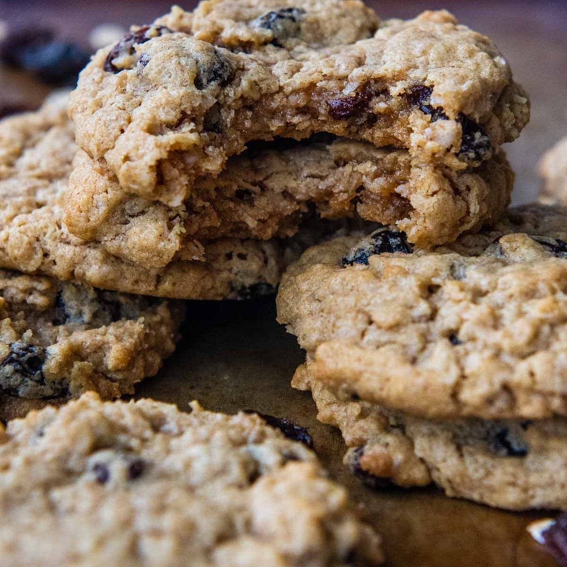 15-Minute Gluten-Free Oatmeal Raisin Cookies (No Flour)