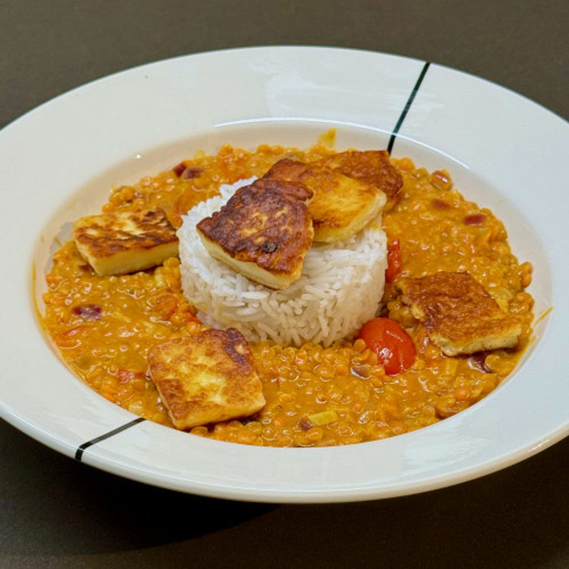 Red lentil curry with Halloumi
