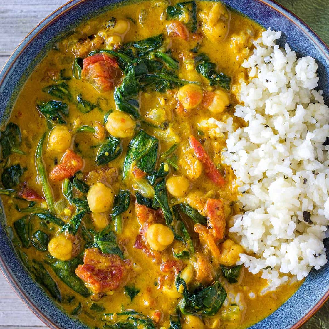 Instant Pot Curry with Chickpeas, Tomatoes and Spinach