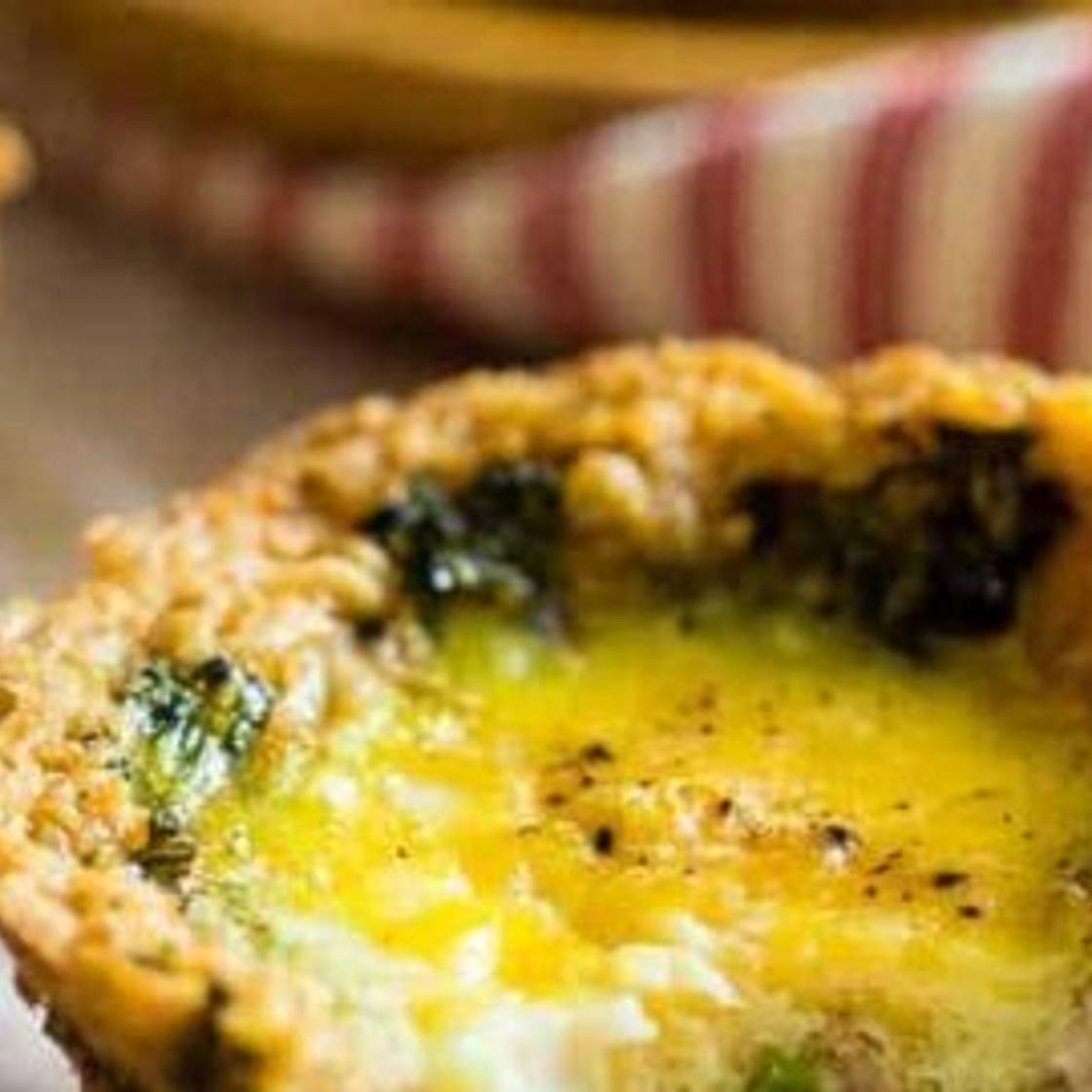 Egg Muffins with Savory Oatmeal Vegetable Crust