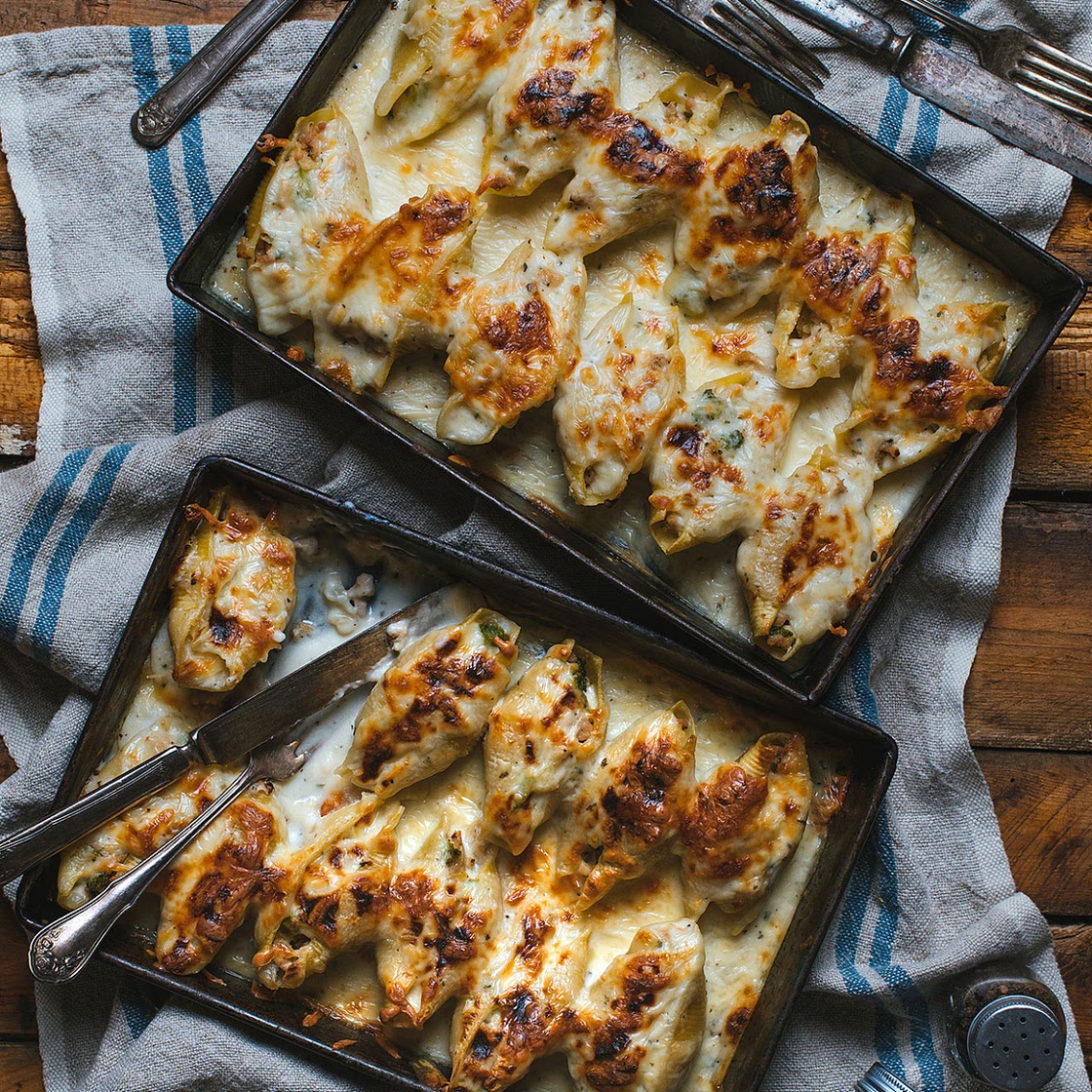Coquilles farcies au poulet, au chou-fleur et au brocoli