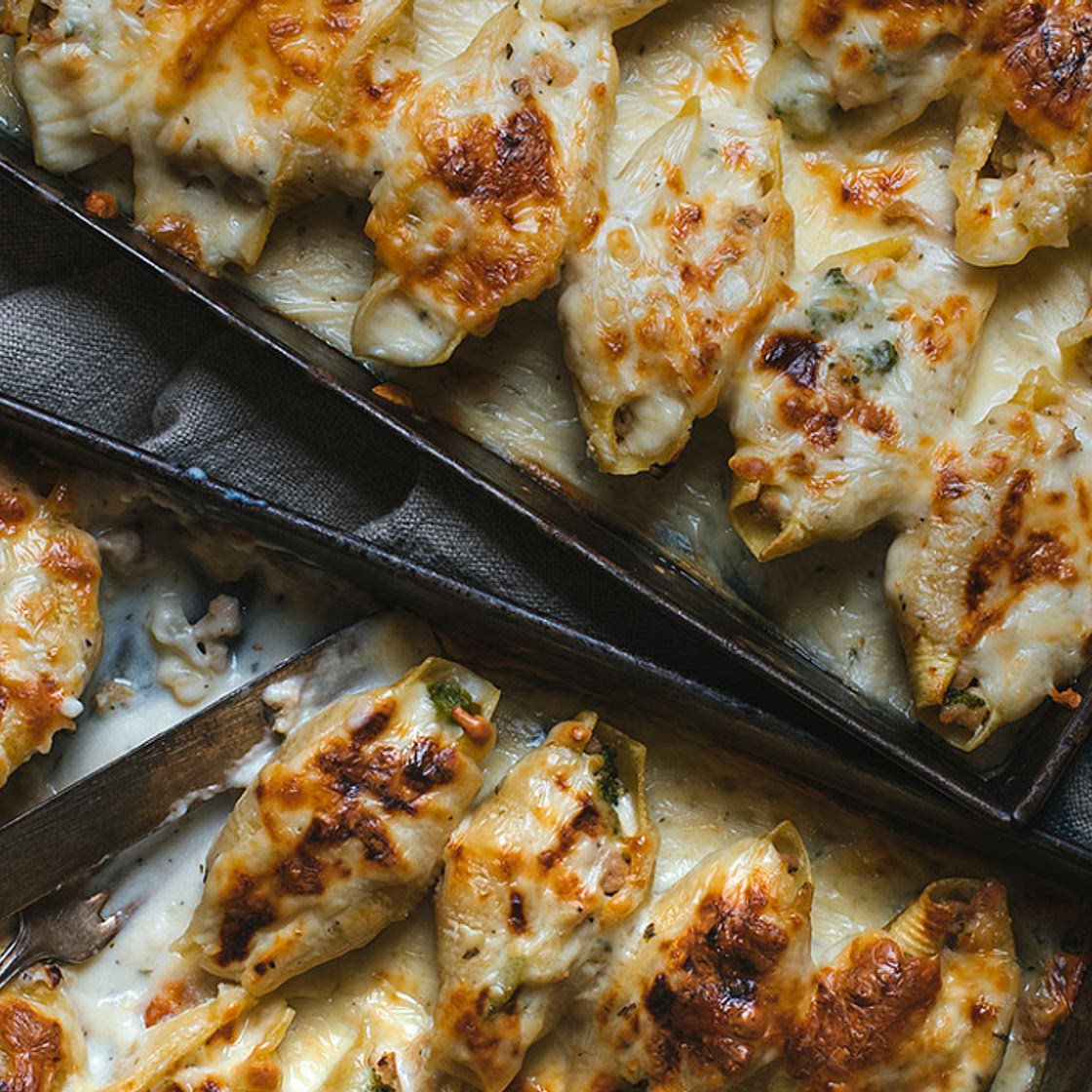 Coquilles farcies au poulet, au chou-fleur et au brocoli