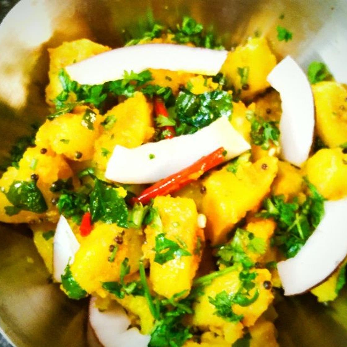 बटाटा भाजी (Potato Bhaji Recipe In Hindi)