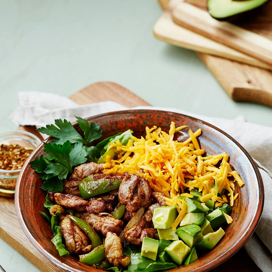 Keto chicken fajita bowl