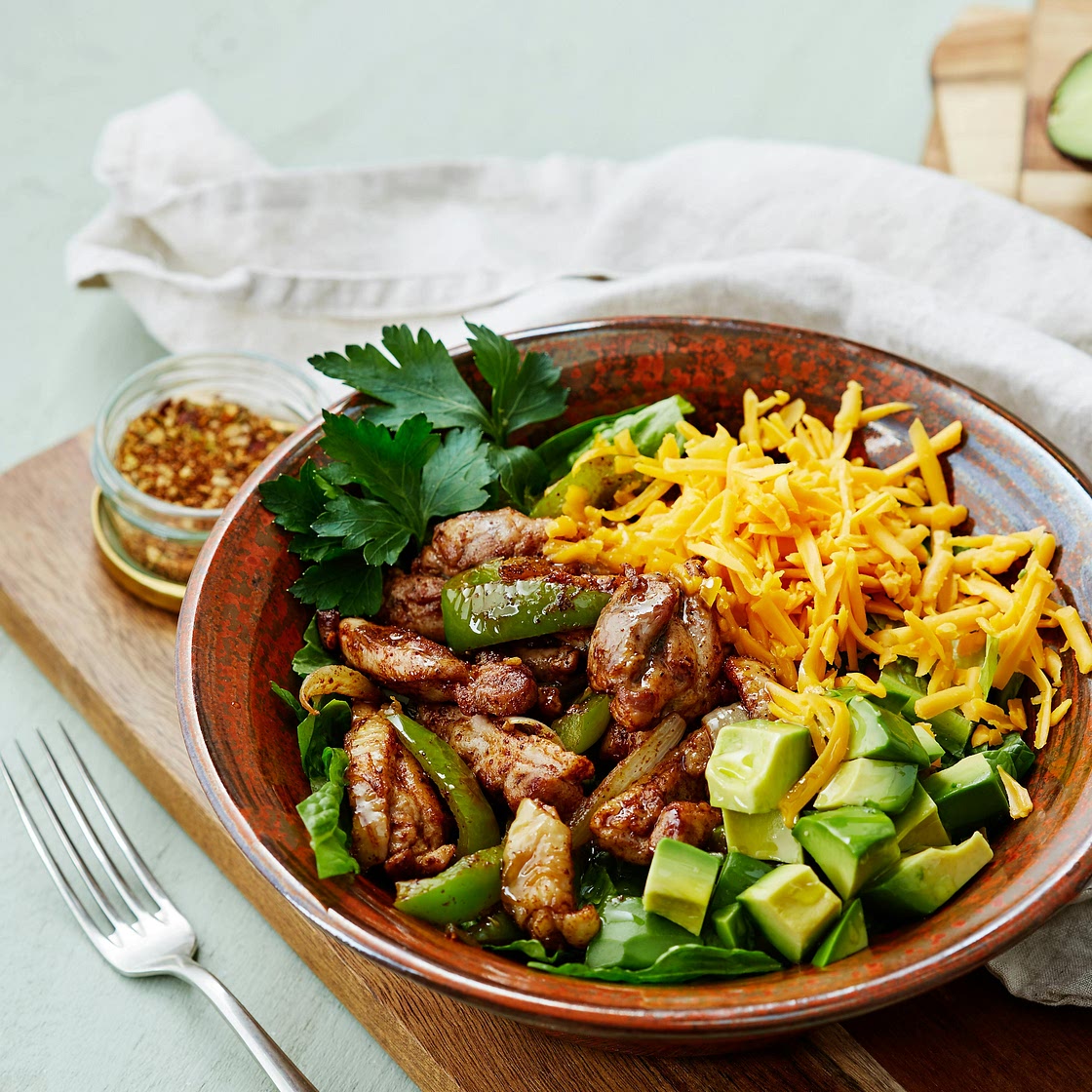 Keto chicken fajita bowl