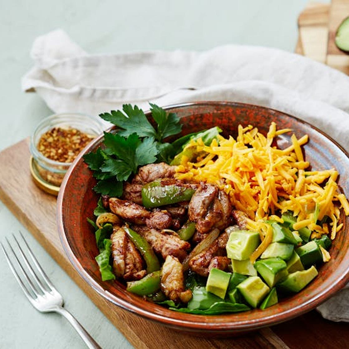 Keto chicken fajita bowl