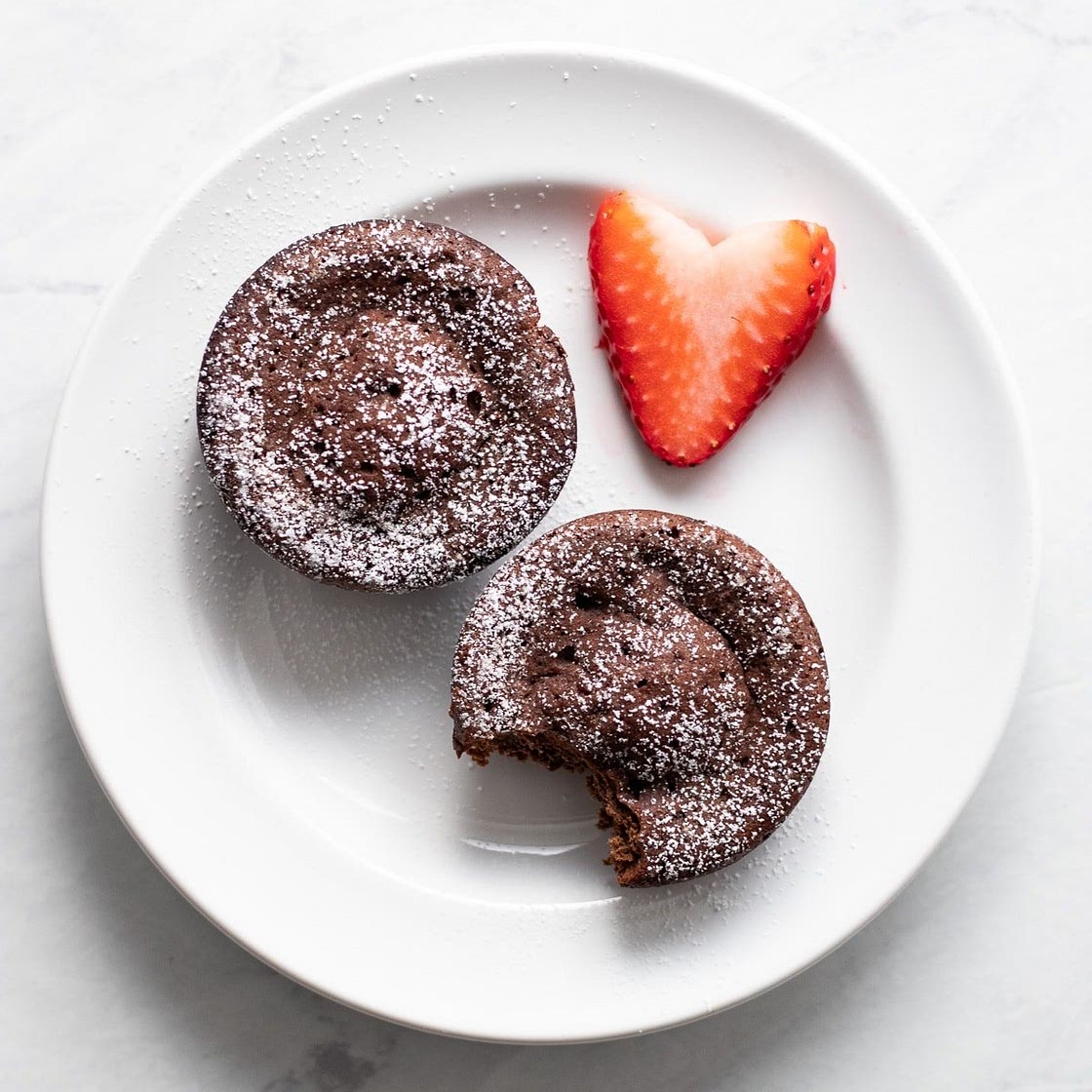 Low FODMAP Flourless Chocolate Mini Cakes