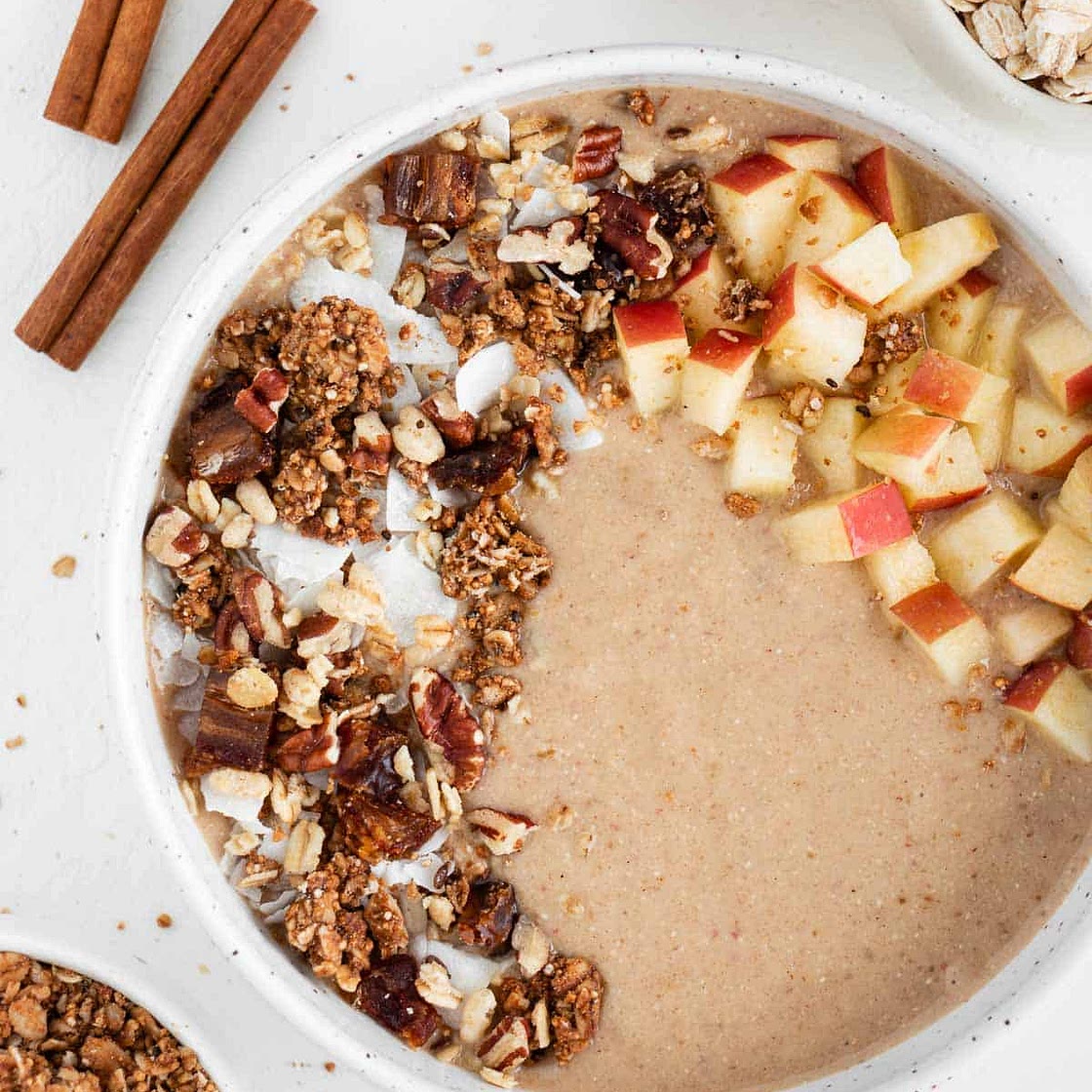 Apple Pie Smoothie Bowl
