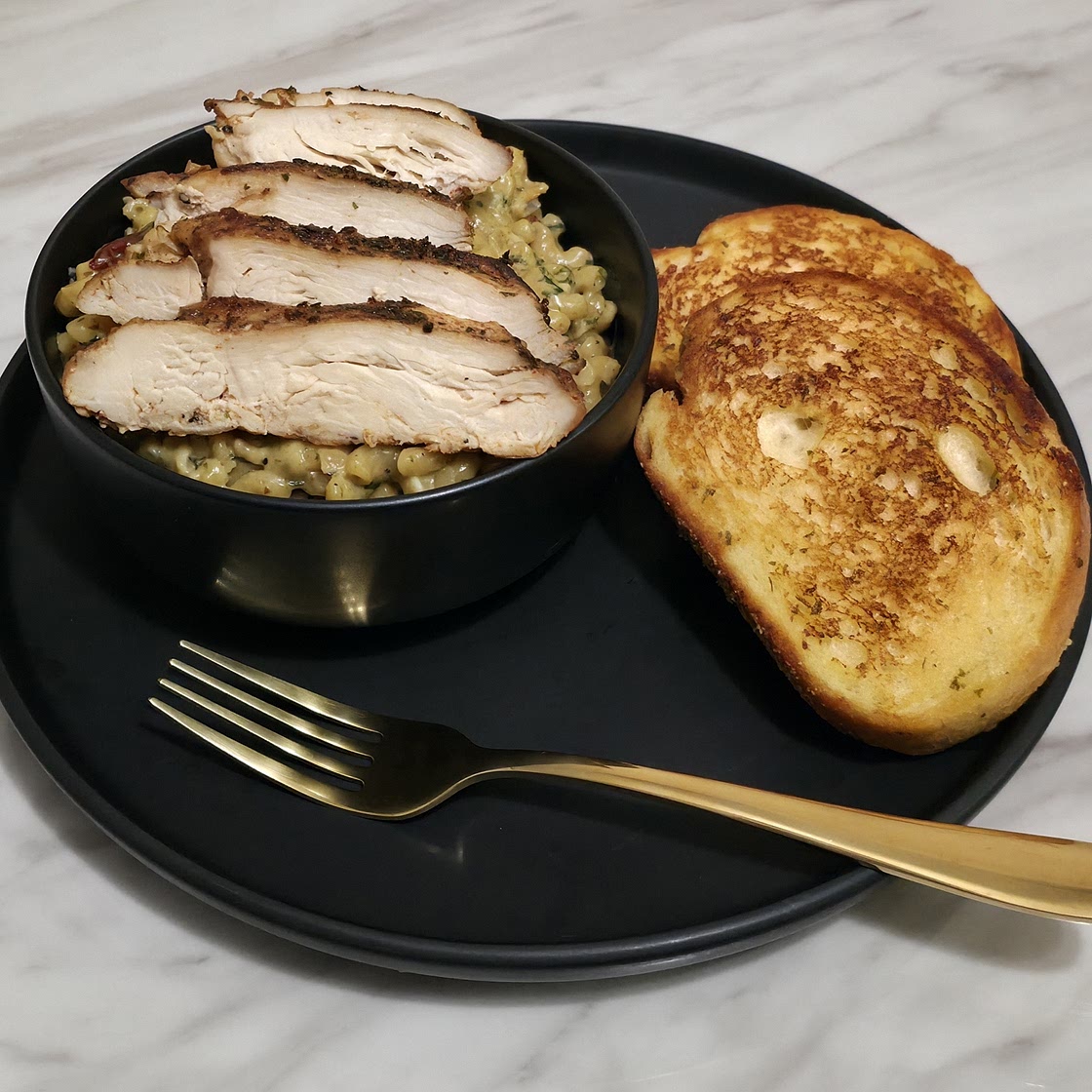 Tuscan Chicken Mac And Cheese (ONE POT, STOVE TOP)