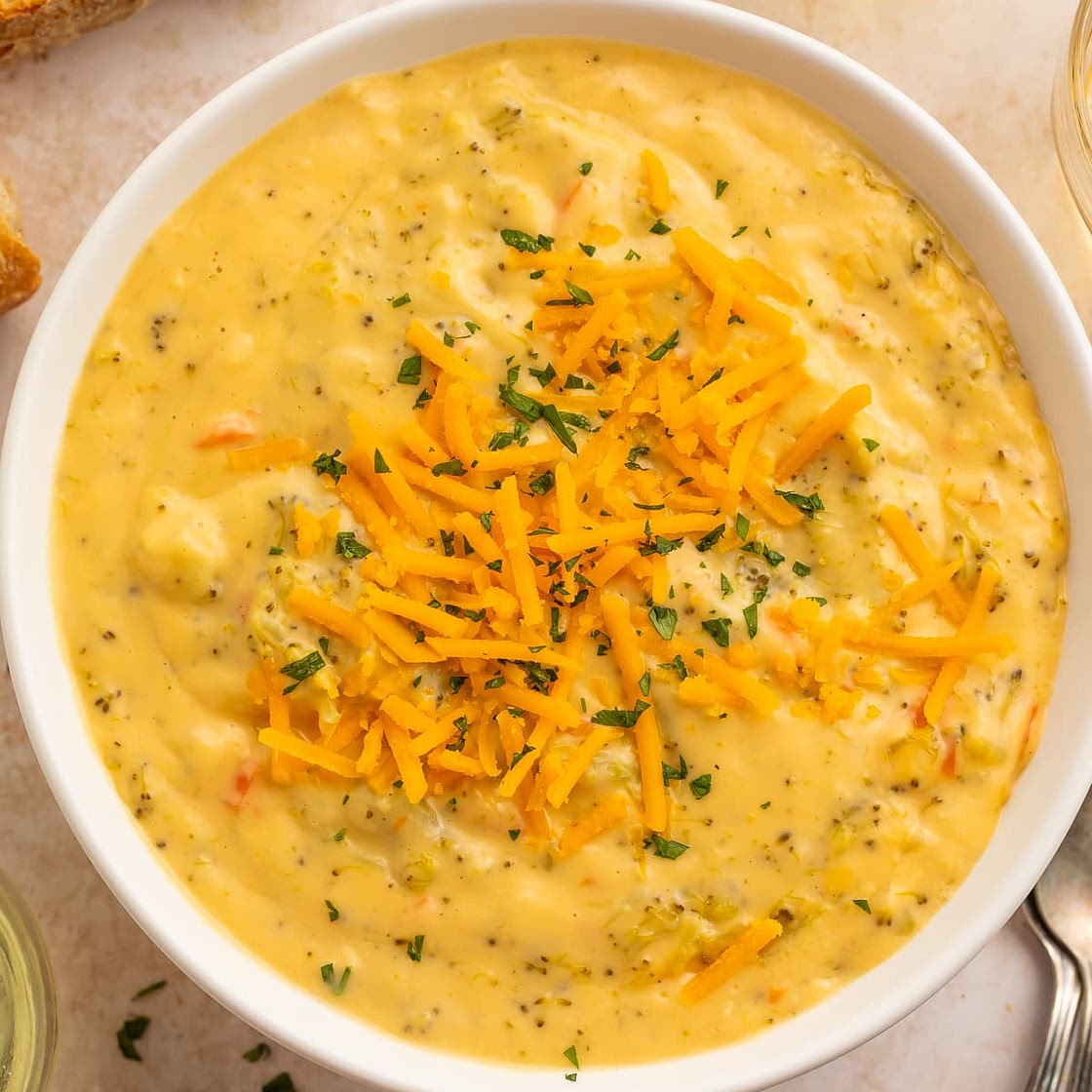 Vegan Cheesy Broccoli Soup
