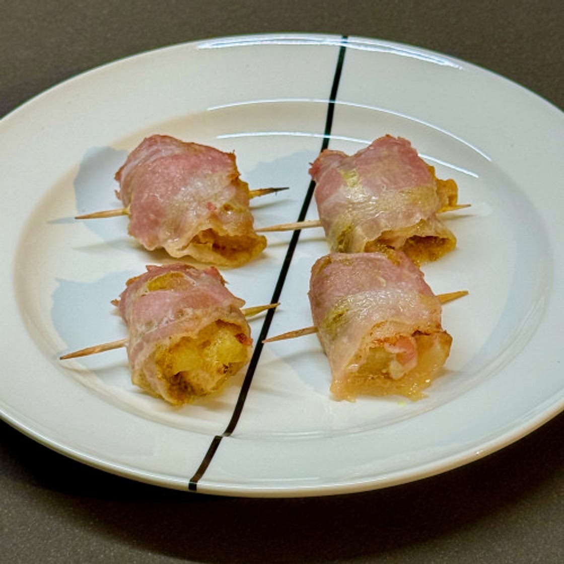 Sweet and salty pineapple bites