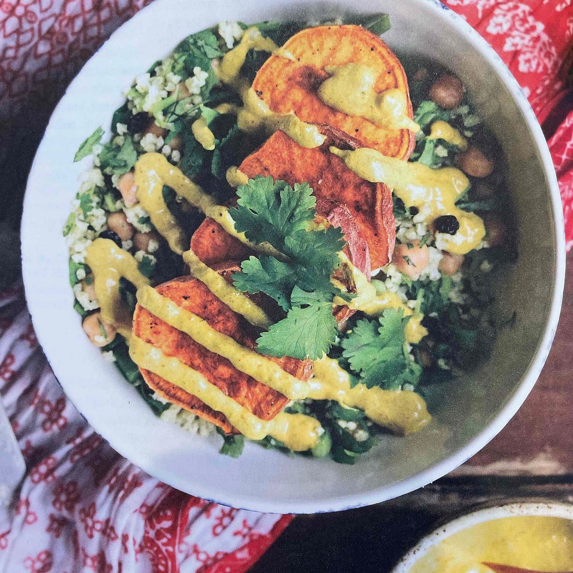 Spicy Bowls with Curry and Pecan Sauce
