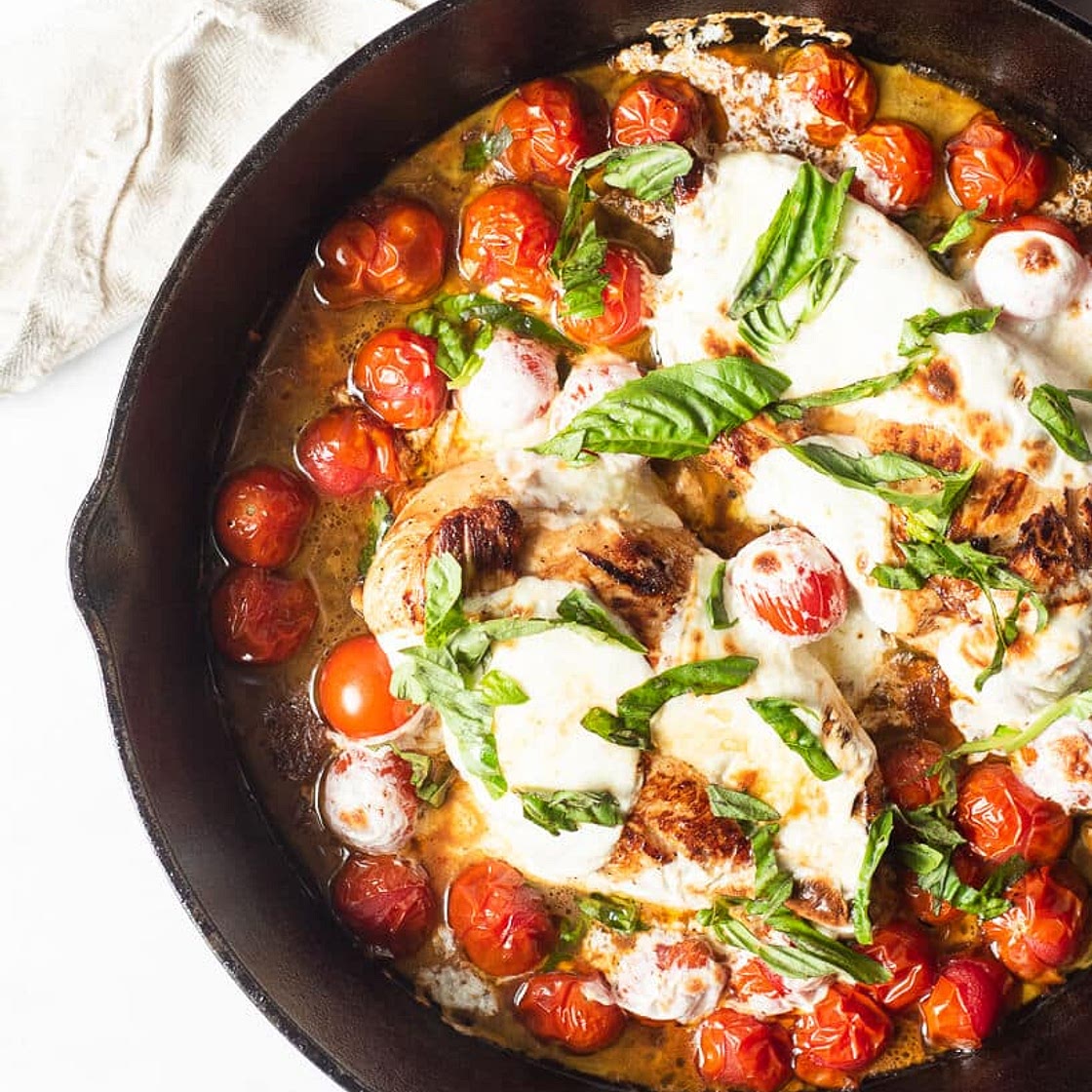 Easy Chicken Caprese Recipe (One Skillet)