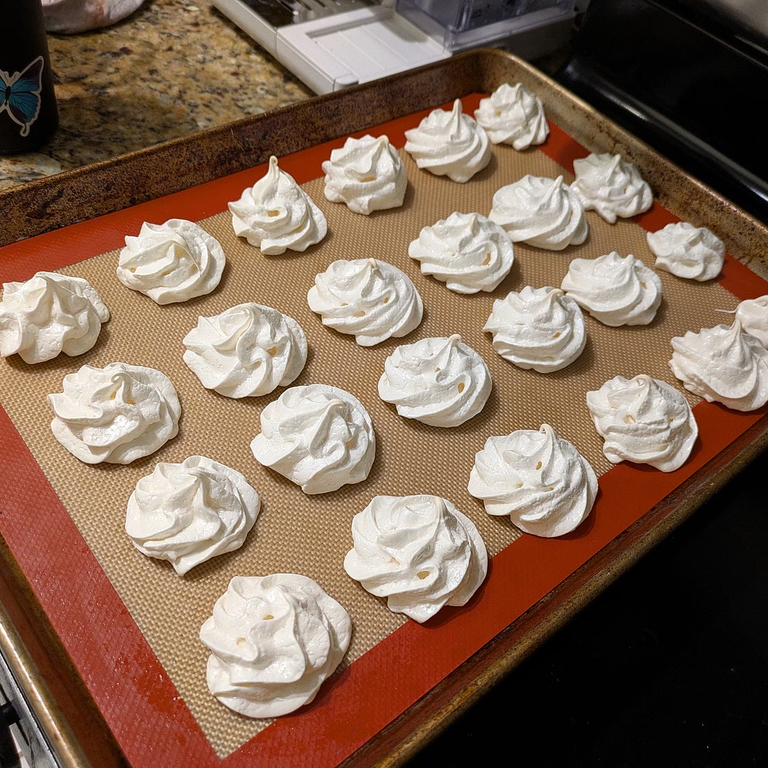 Vanilla Meringues