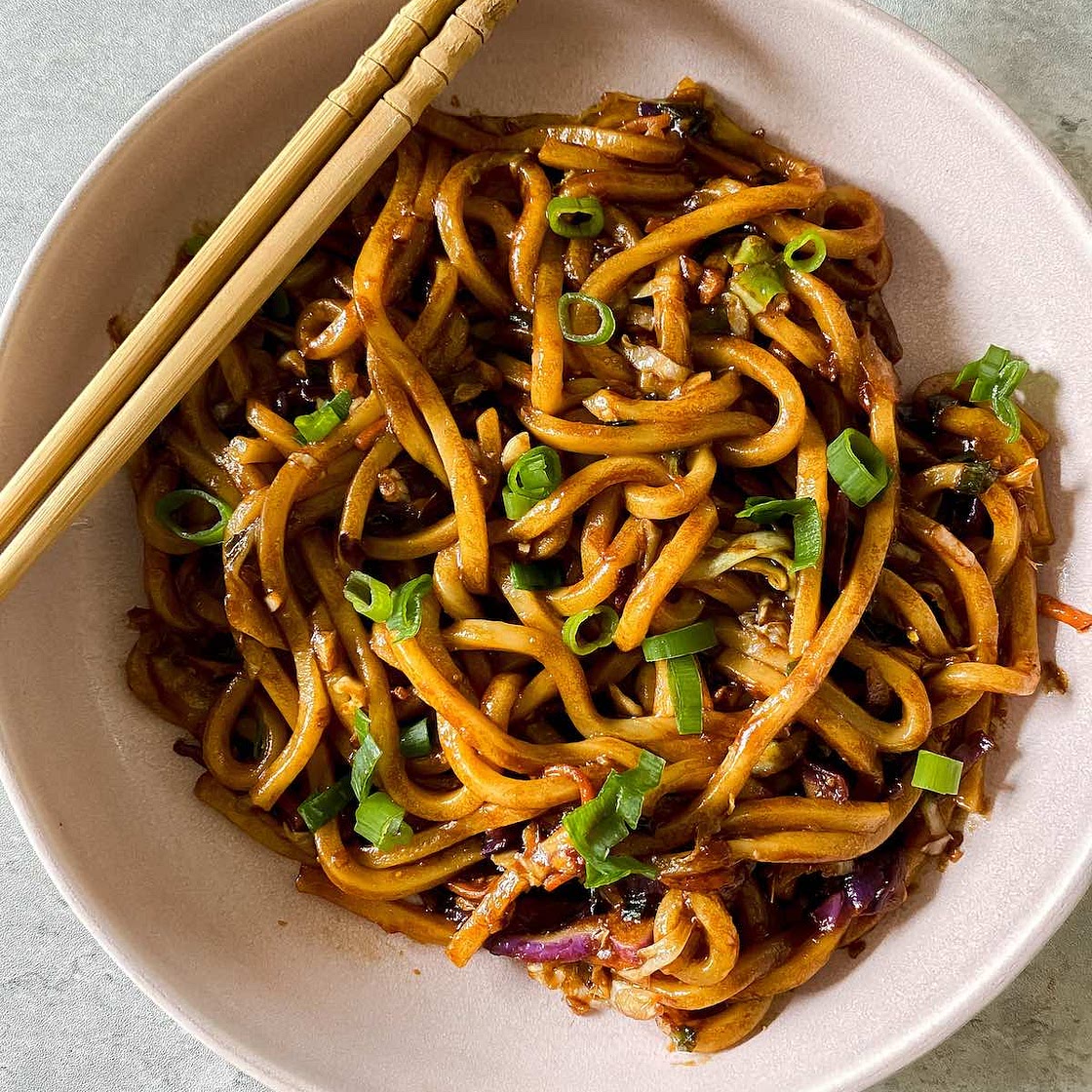 10 Minute Yaki Udon Noodles (Easy!)