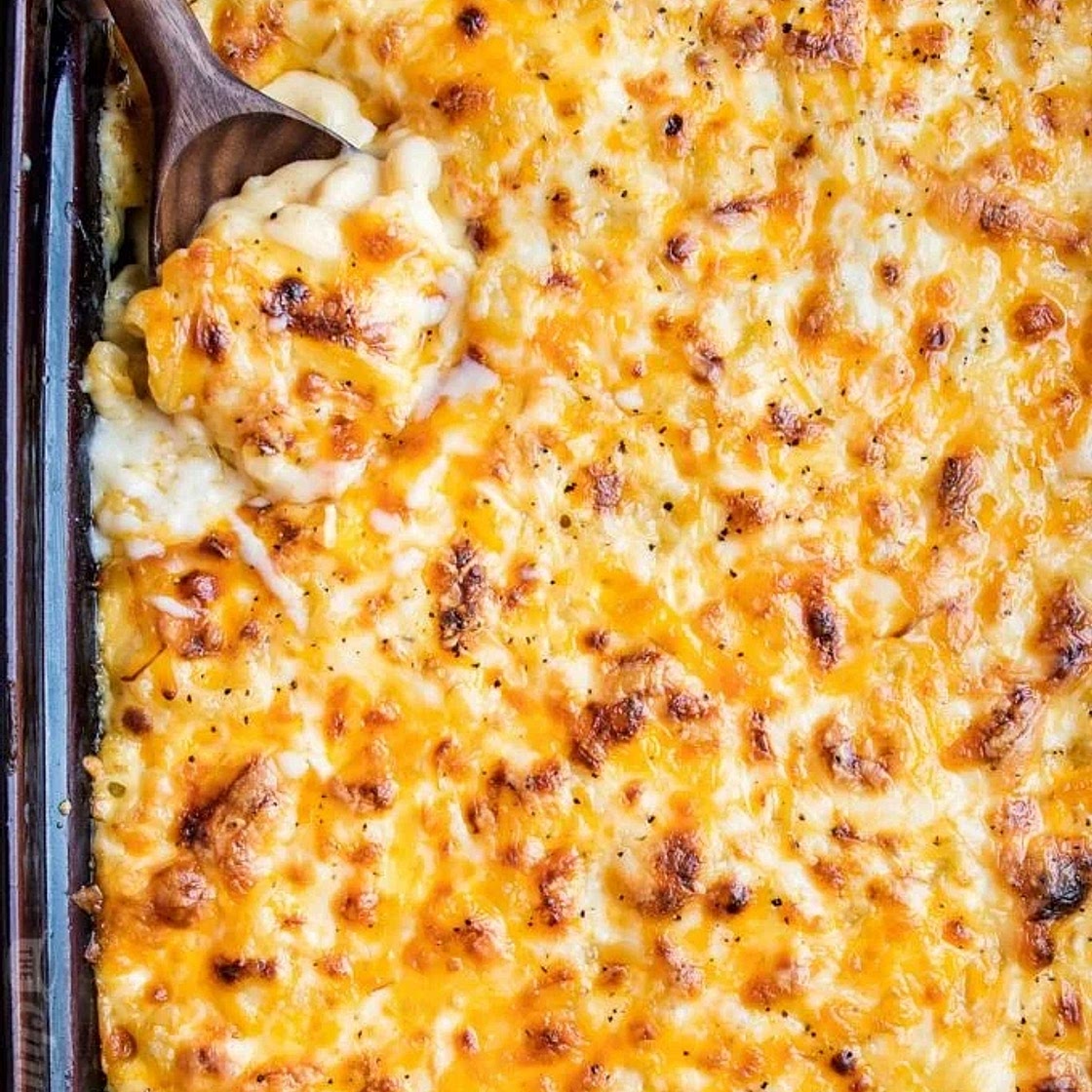 Creamy Homemade Baked Mac and Cheese