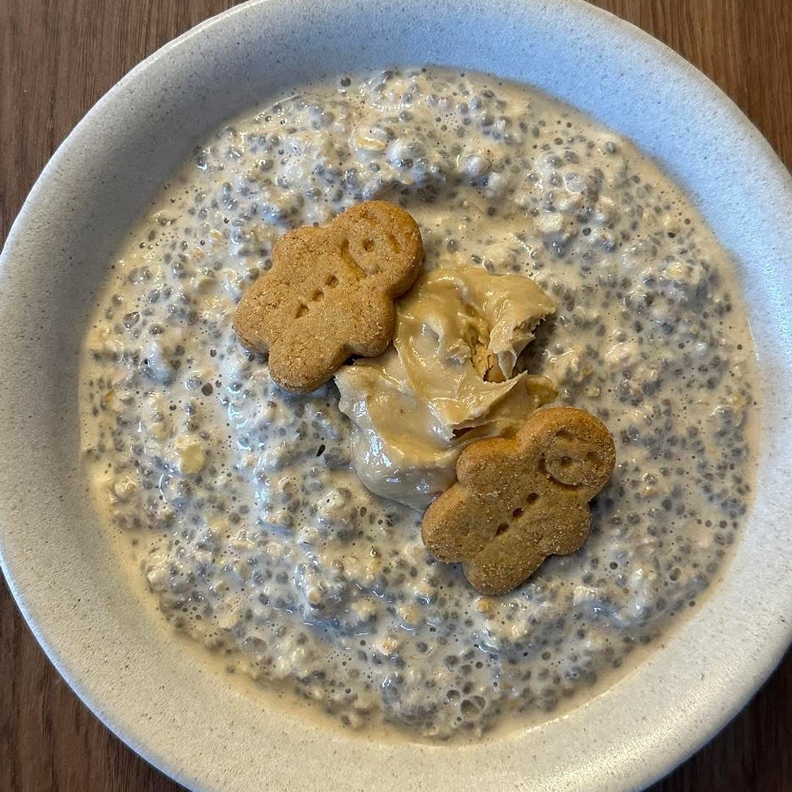 Gingerbread overnight oats