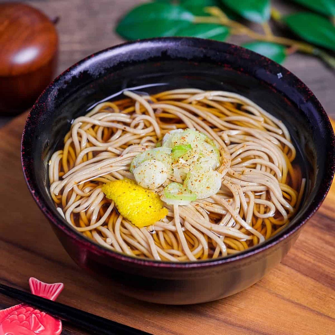 Kake Soba (Simple Hot Soba Noodle Soup)