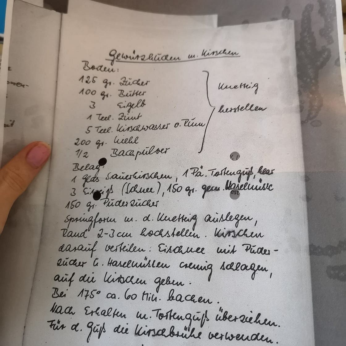 Moms spice-cherry cake