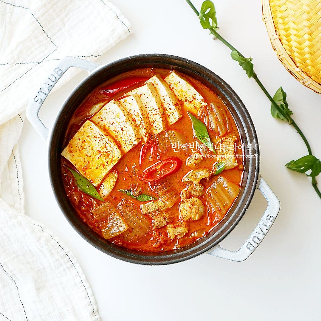 돼지고기 김치찌개 맛있게 끓이는법 묵은지 사골 김치찌개 레시피