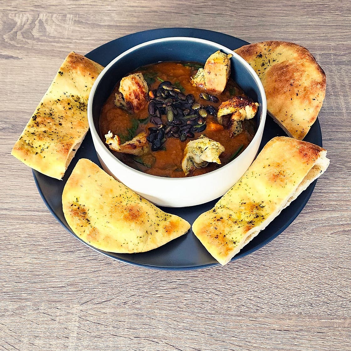 Dahl crémeux de patates douces avec naan