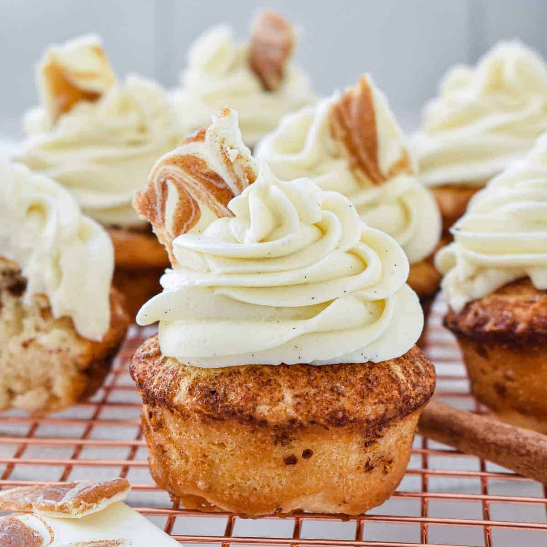 Easy Cinnamon Roll Cupcakes Recipe