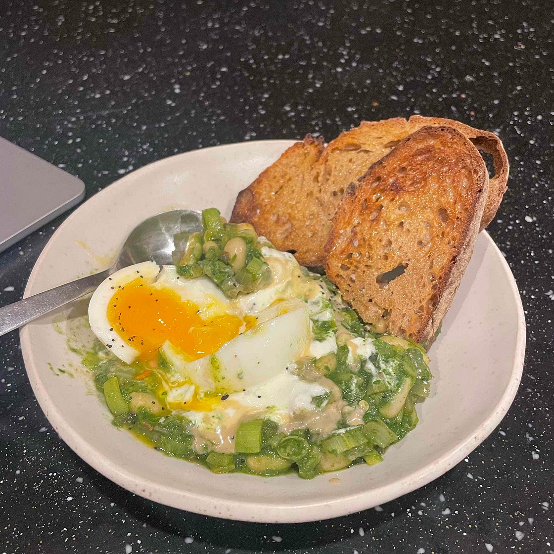 Creamy leek and bean bowl