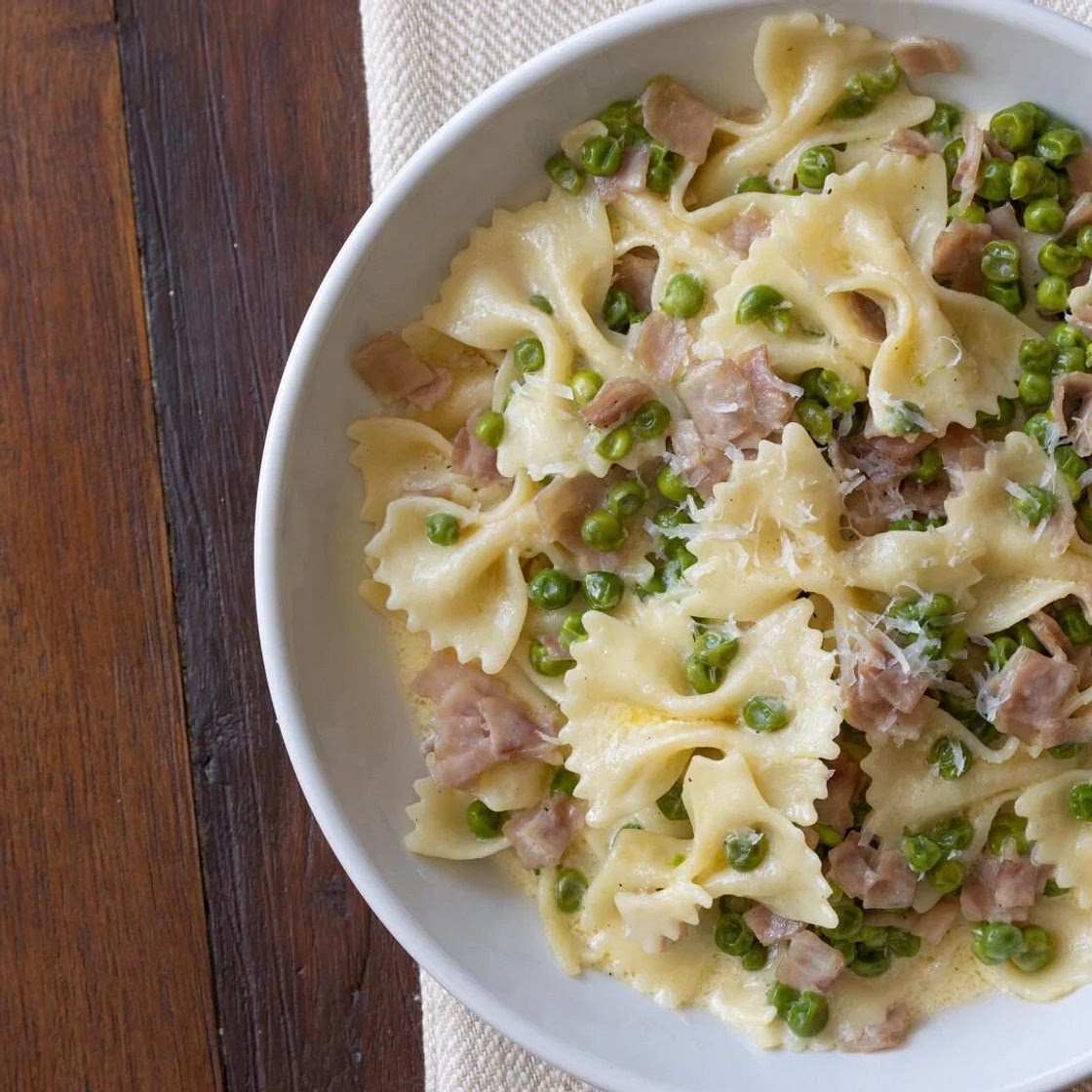 Farfalle with Peas, Ham, and Cream