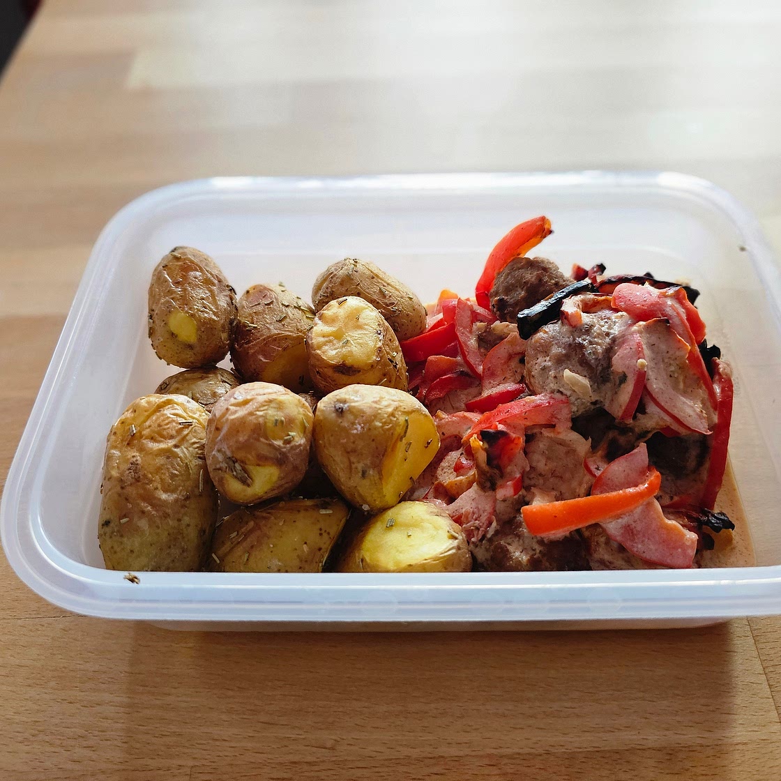 Paprika-Hackfleisch mit Ofenkartoffeln
