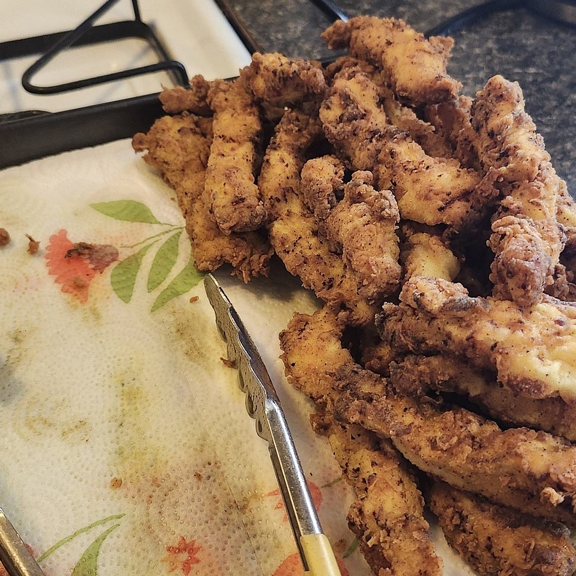 Raising Cane’s Copycat Tender and Sauce