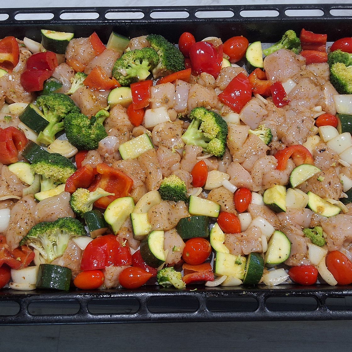 15 Minute Healthy Roasted Chicken and Veggies (One Pan)