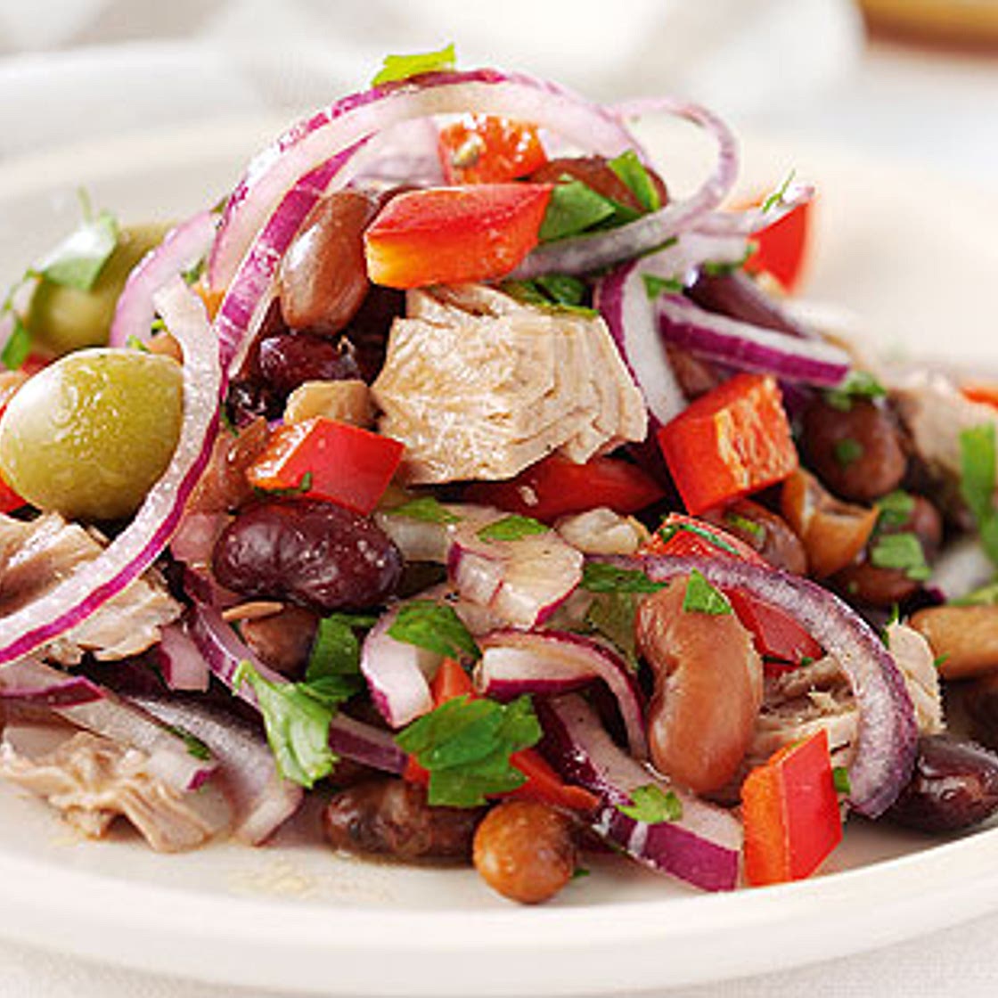 Italian tuna and bean salad with olives
