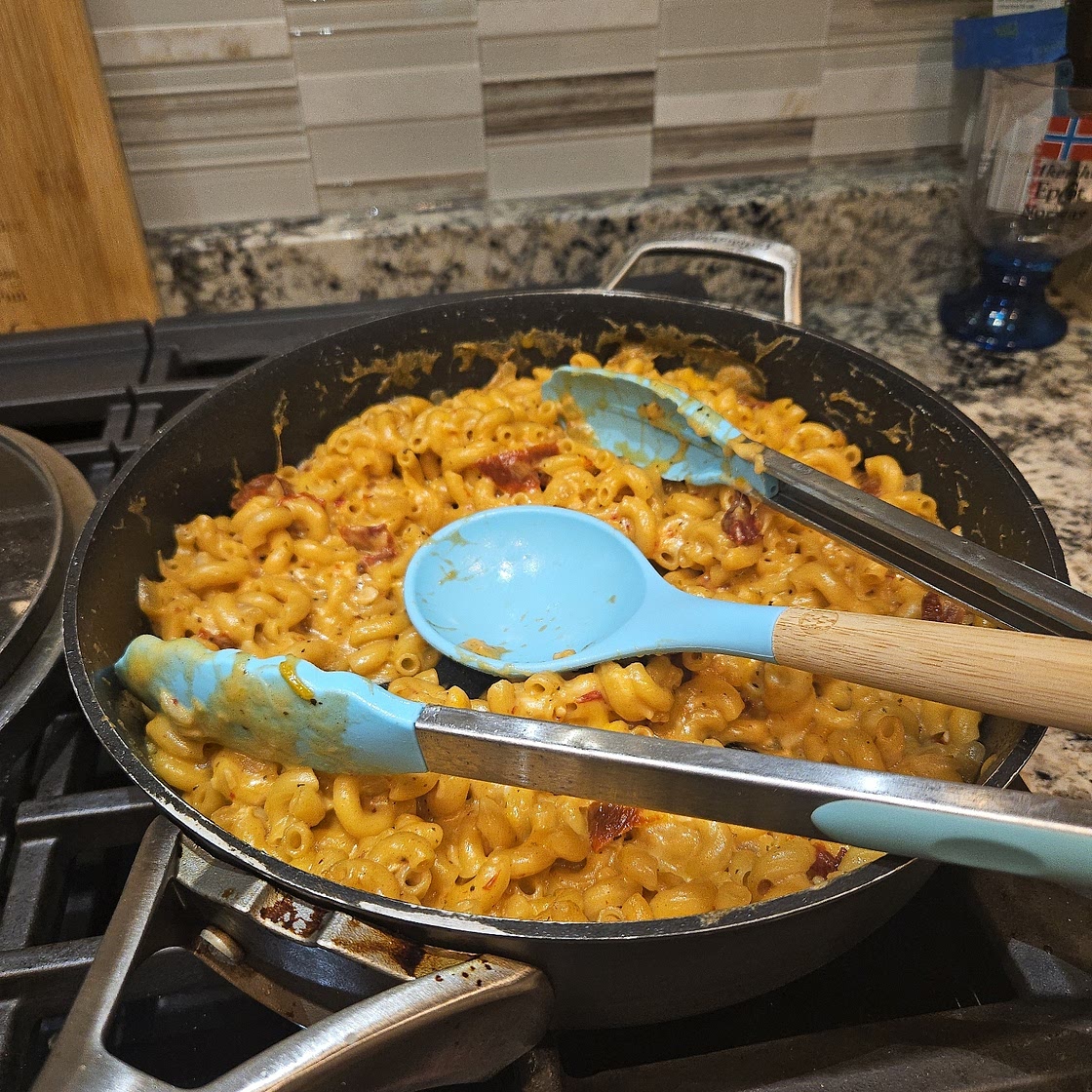 Tuscan Chicken Mac And Cheese (ONE POT, STOVE TOP)