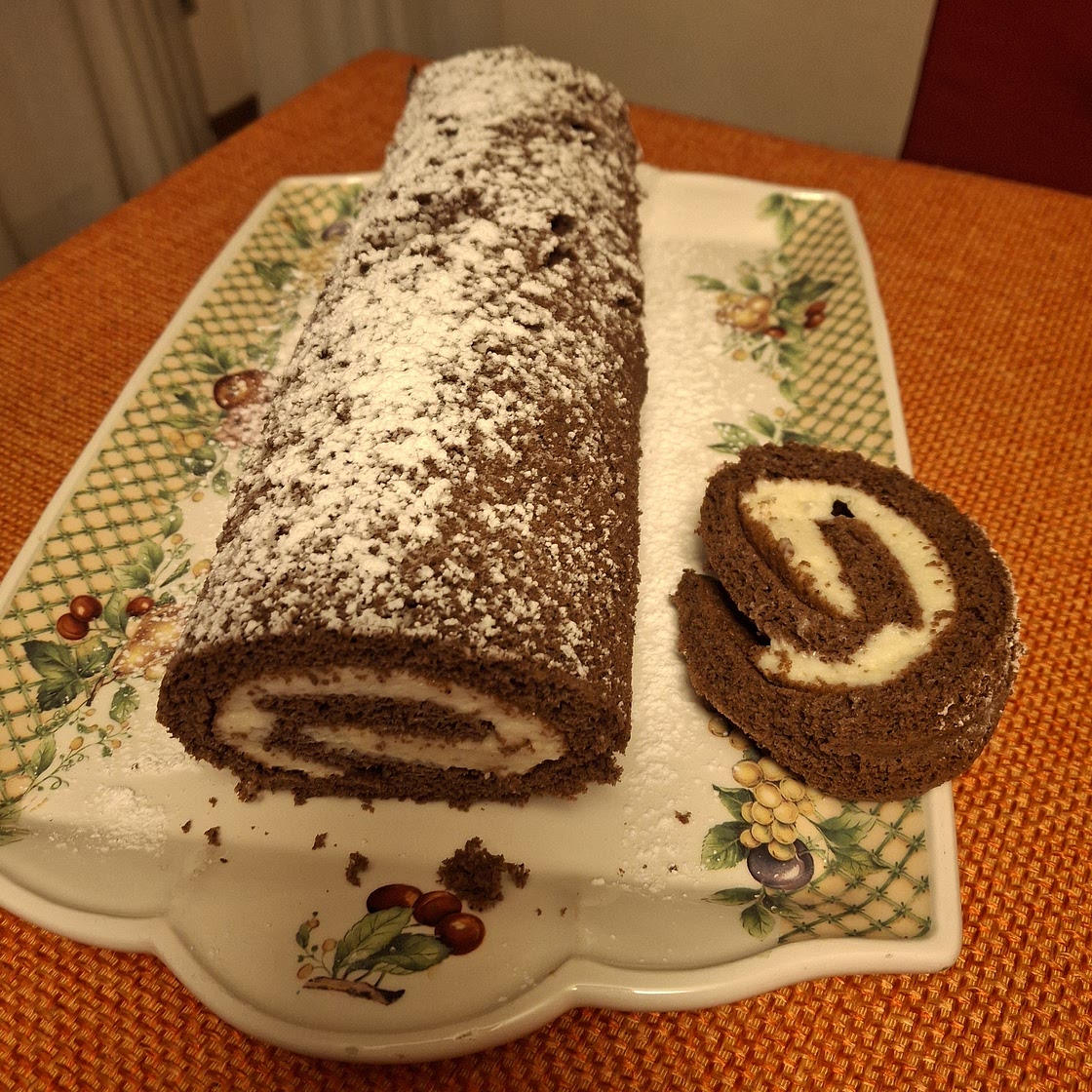 ROTOLO AL CACAO CON CREMA AL CIOCCOLATO BIANCO