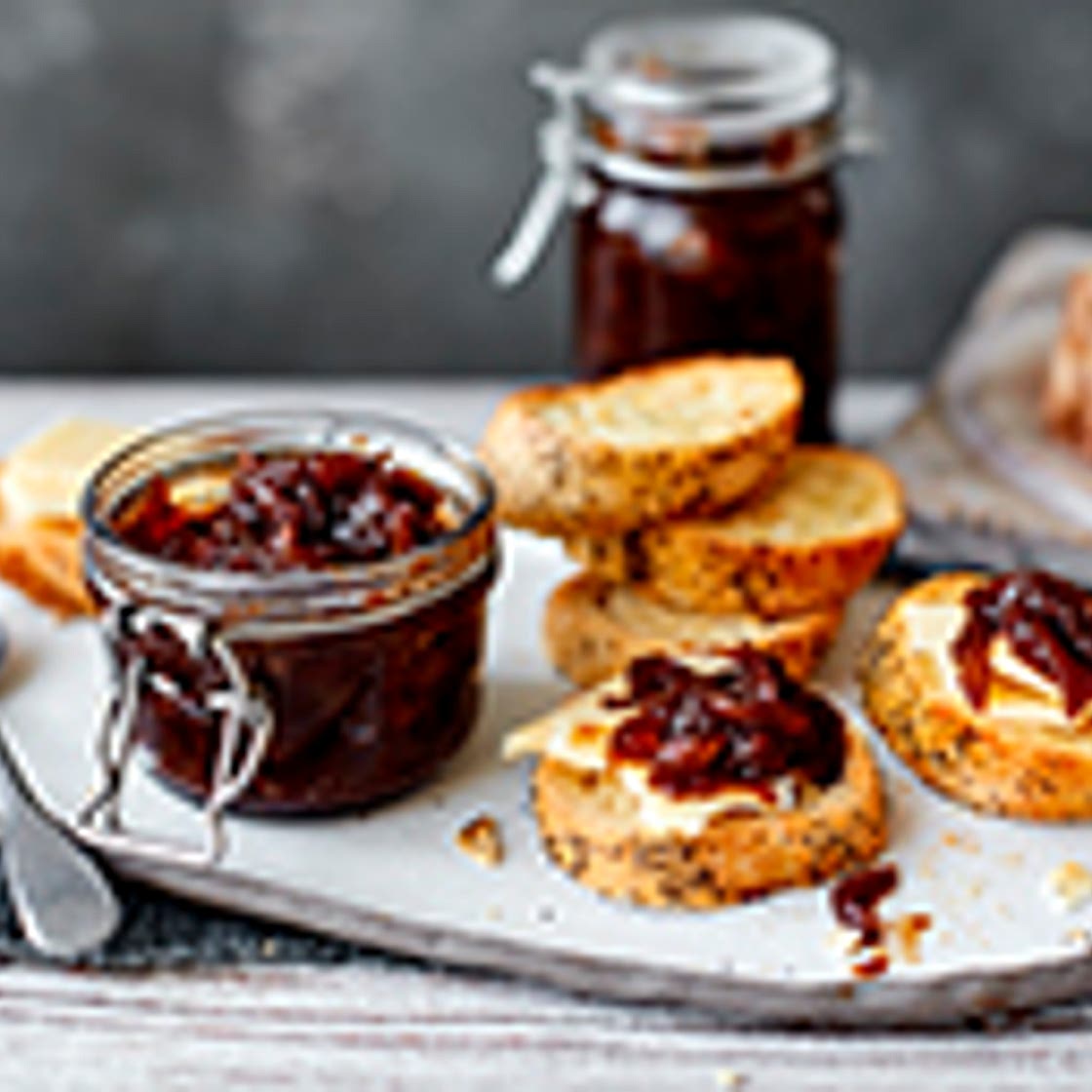 Caramelised onion chutney