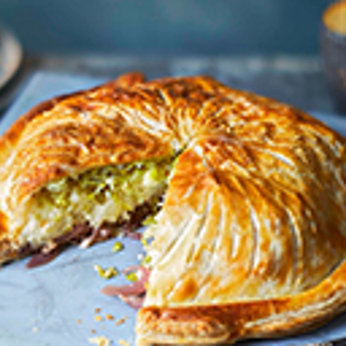 Cauliflower cheese pithivier