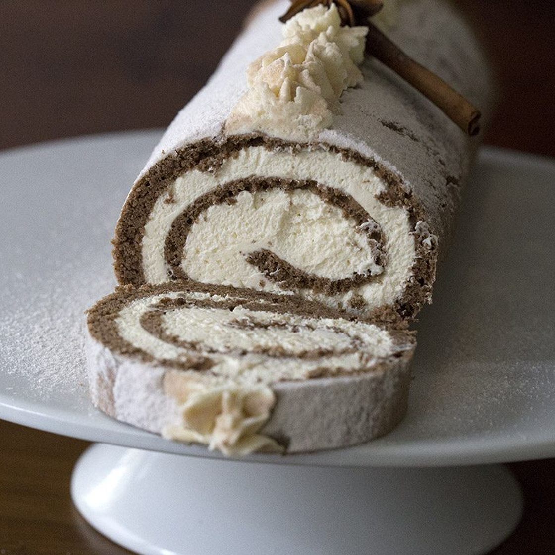 Low Carb Gingerbread Cake Roll