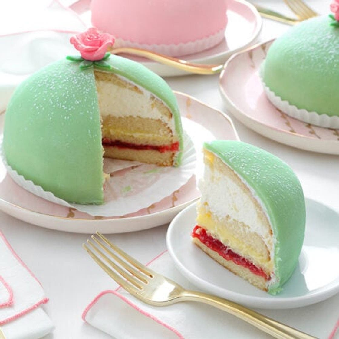 Swedish Princess Cake (Prinsesstårta)