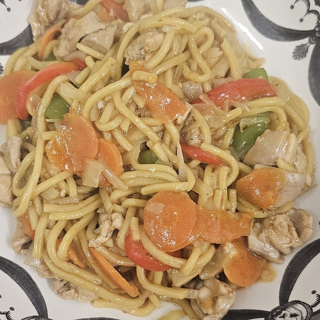 One Pot Chicken Chow Mein