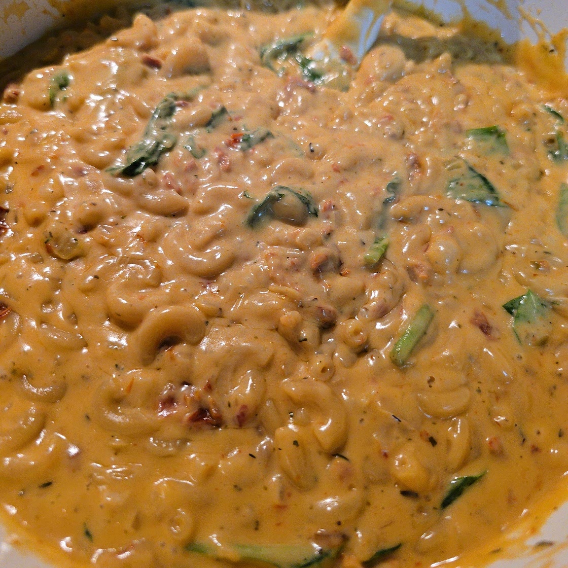 Tuscan Chicken Mac And Cheese (ONE POT, STOVE TOP)