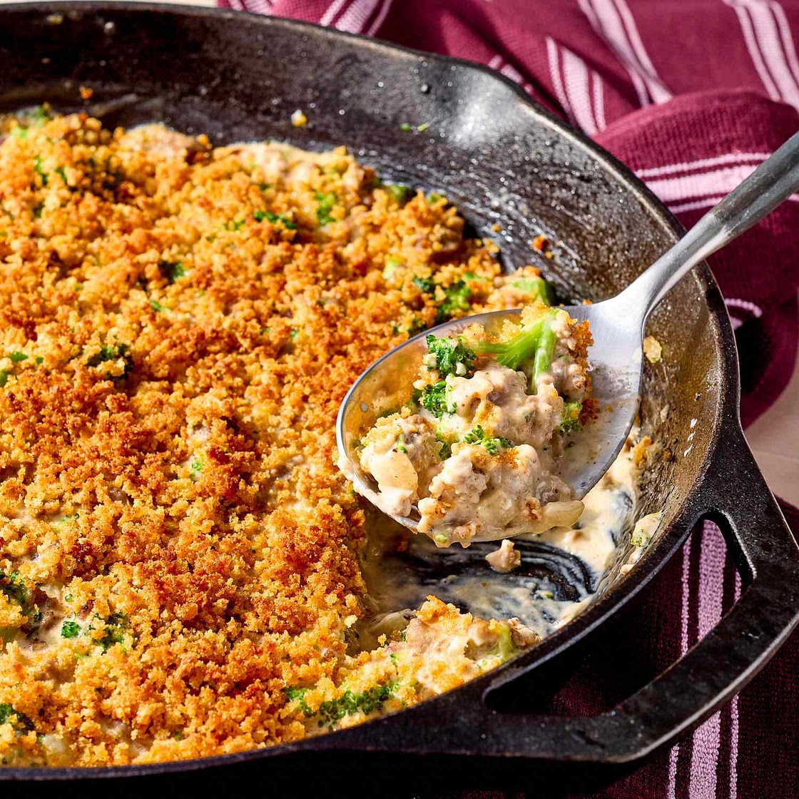 Cheesy Ground Beef & Broccoli Casserole