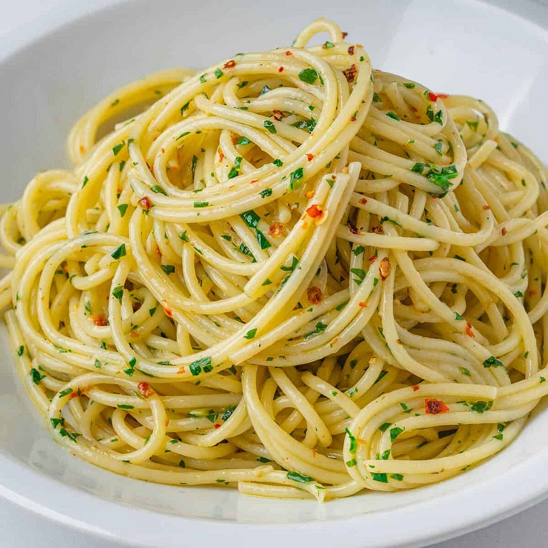 Spaghetti con aglio, olio e peperoncino