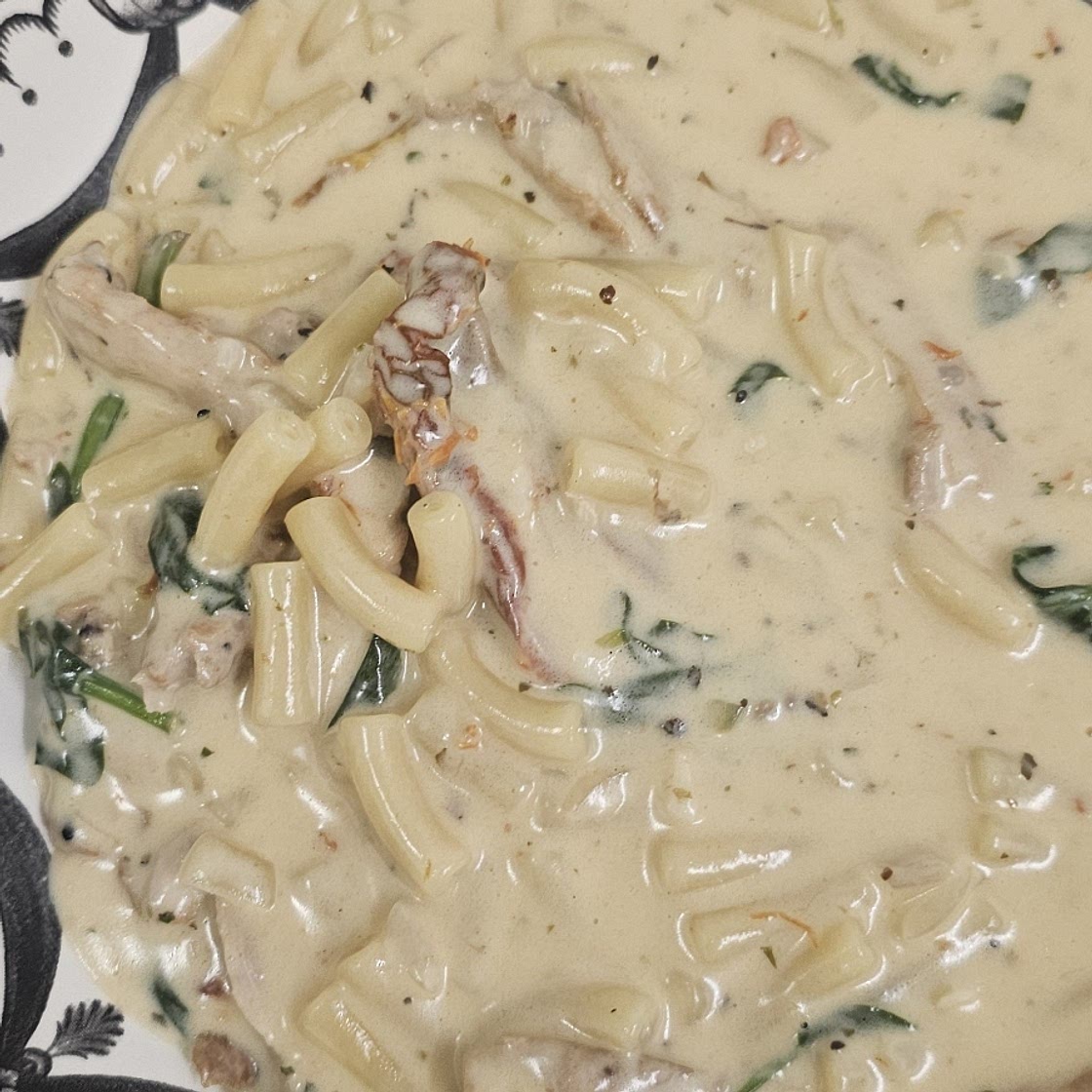 Tuscan Chicken Mac And Cheese (ONE POT, STOVE TOP)