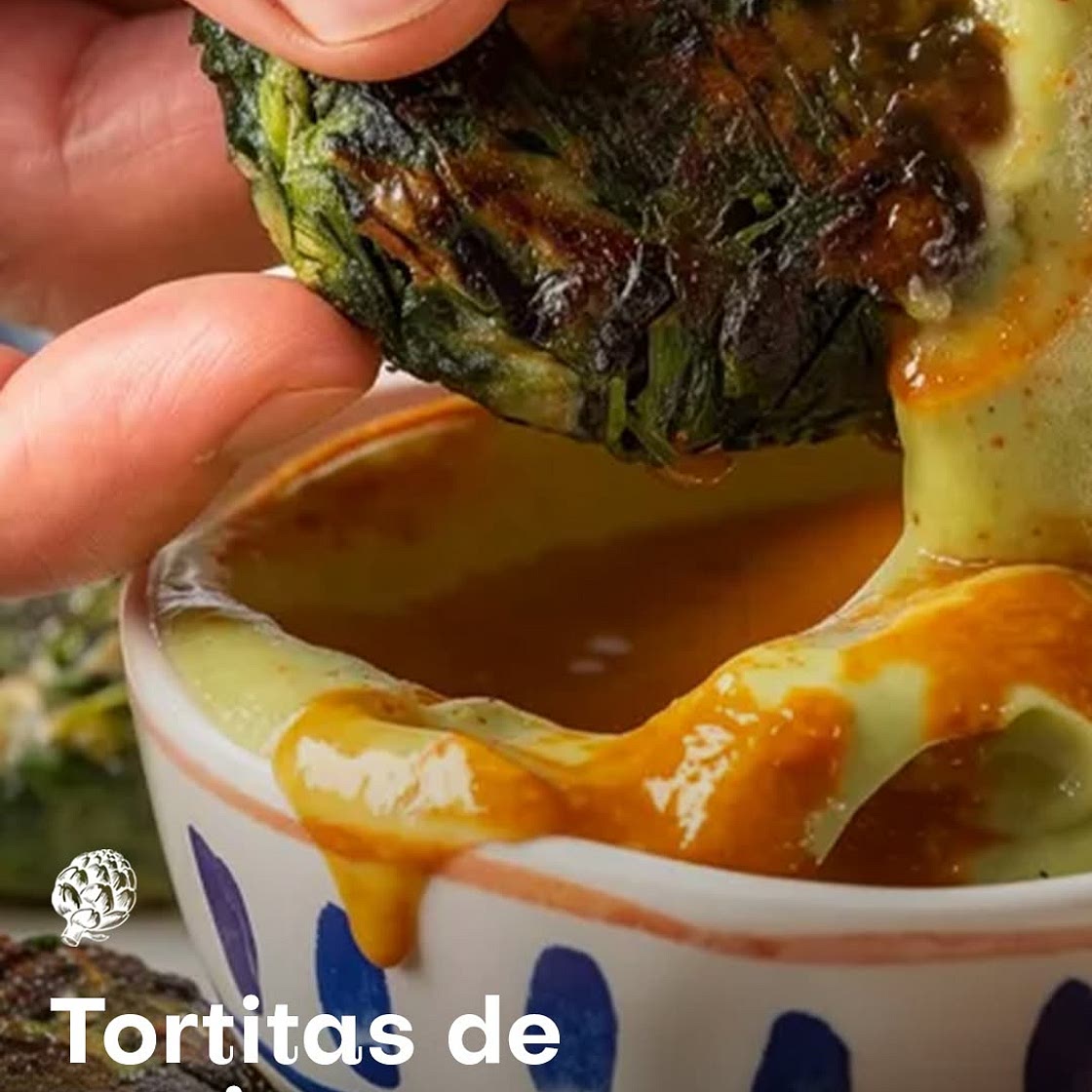 Crujientes por fuera, jugosas por dentro y con un toque de queso fundido 🧀🥬 Estas tortitas de espinacas son la prueba de que los vegetales también pueden conquistar a los más escépticos. Funcionan igual como aperitivo que como cena ligera, se preparan en