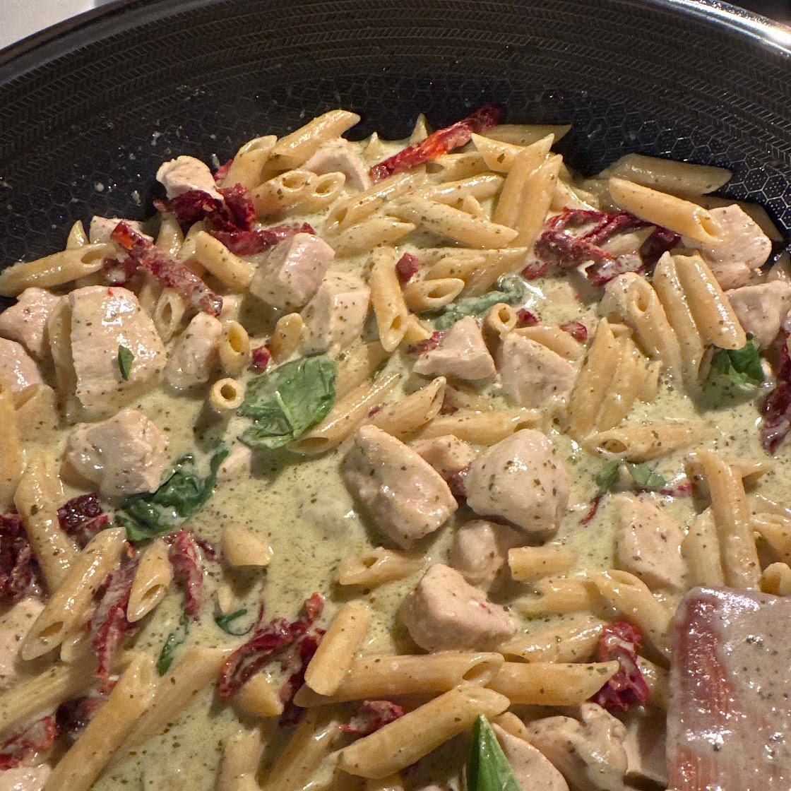 One Pot Creamy Pesto Chicken Pasta