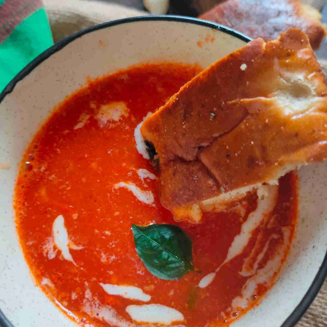 Roasted Garlic Tomato Soup