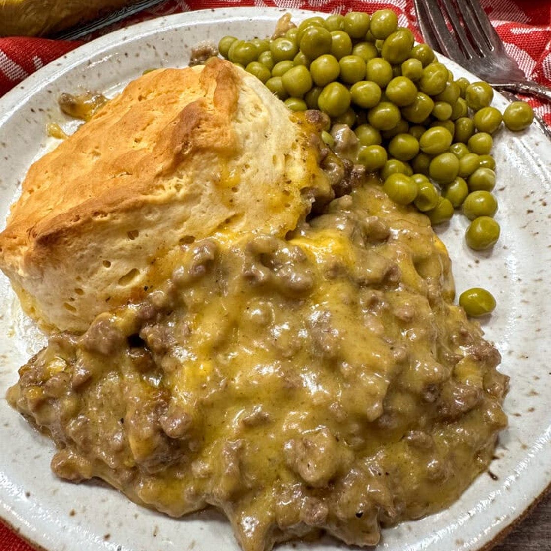 Easy Ground Beef Casserole With Biscuits